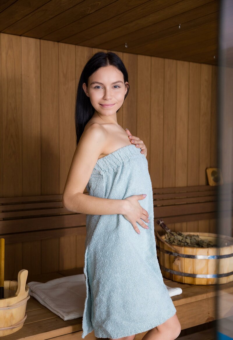 Злата, 23